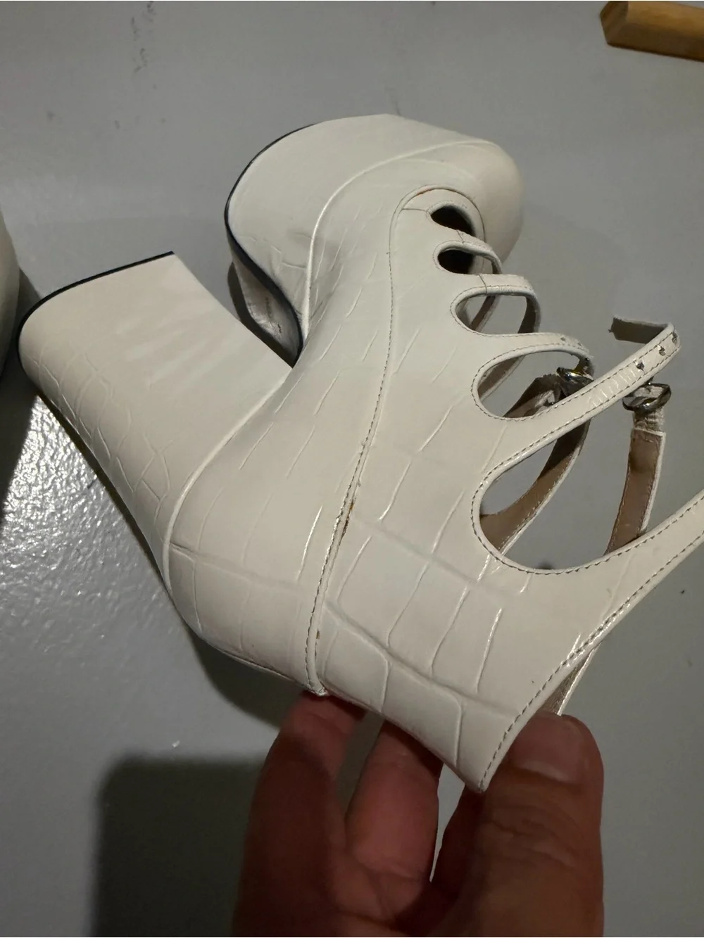 Marc Jacobs Kiki White Croc-Embossed Platform Heels